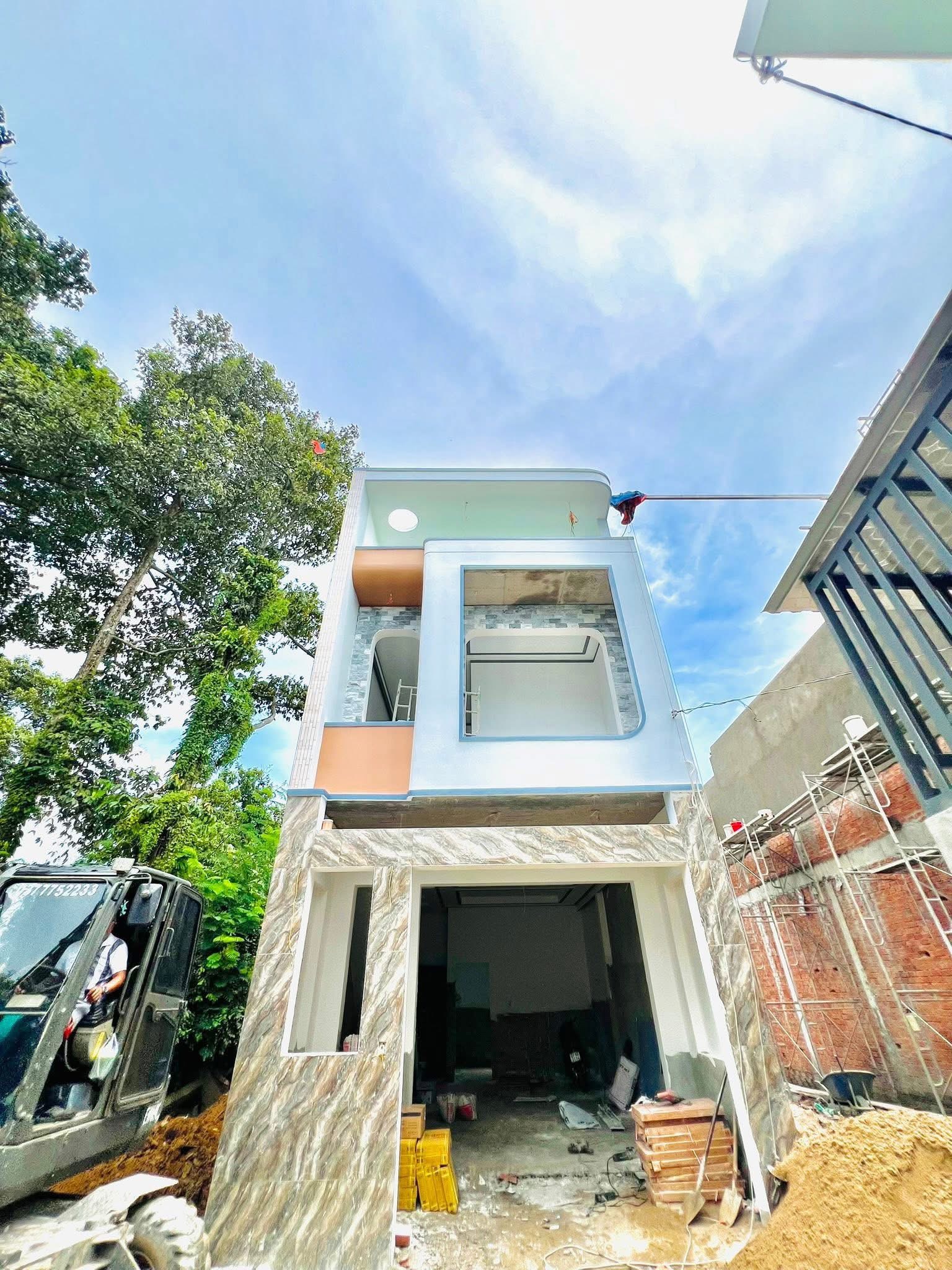 Nhà sổ hồng riêng 60m2 giá rẻ ưu đãi đang hoàn thiện tại P. Tân Hạnh. Giáp ranh P.Tân Đông Hiệp, TP. HCM