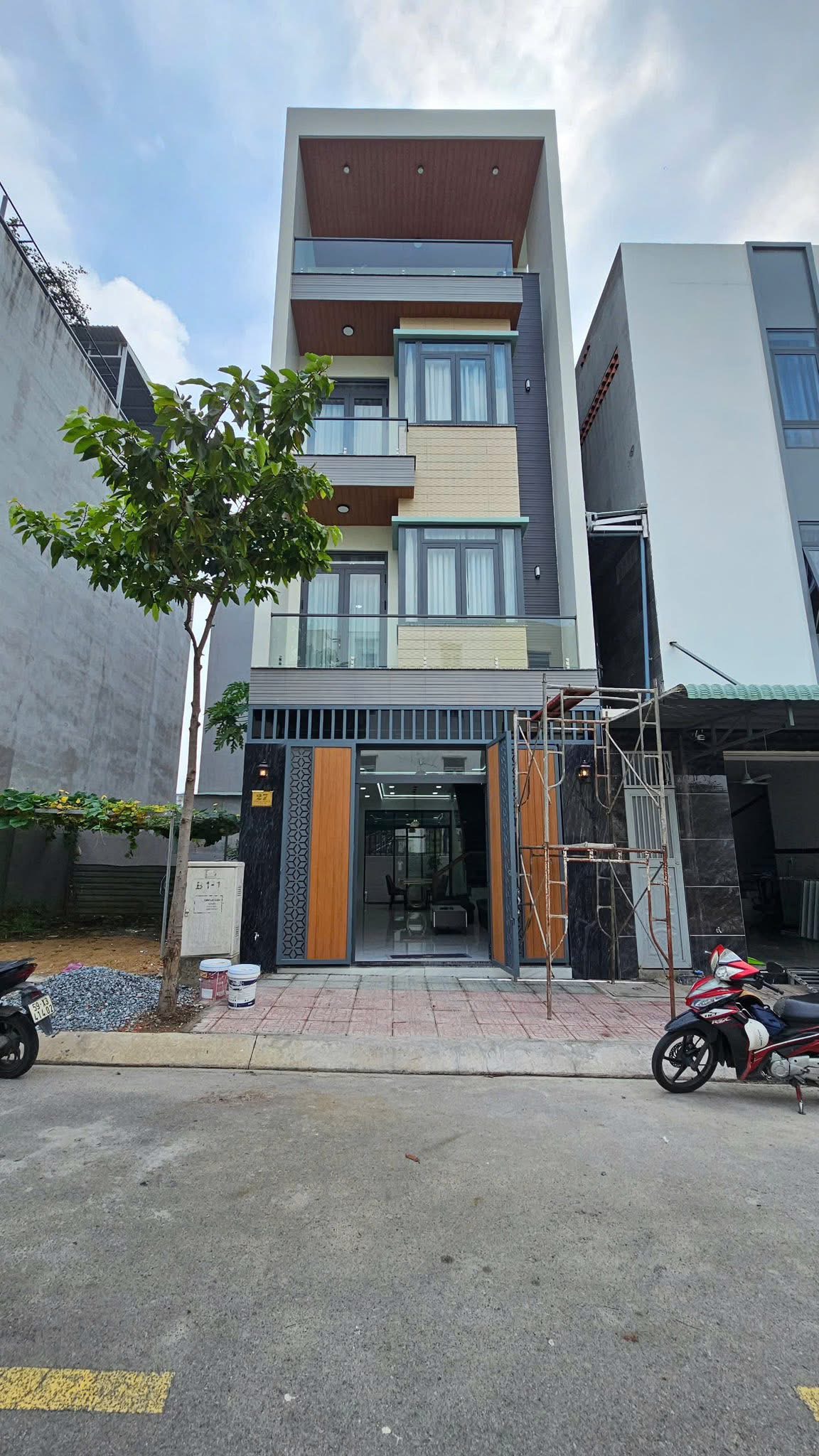 NHÀ 4 TẦNG ĐÚC THẬT – GẦN QL1K & LÀNG ĐẠI HỌC – CHỈ còn 6TỶ