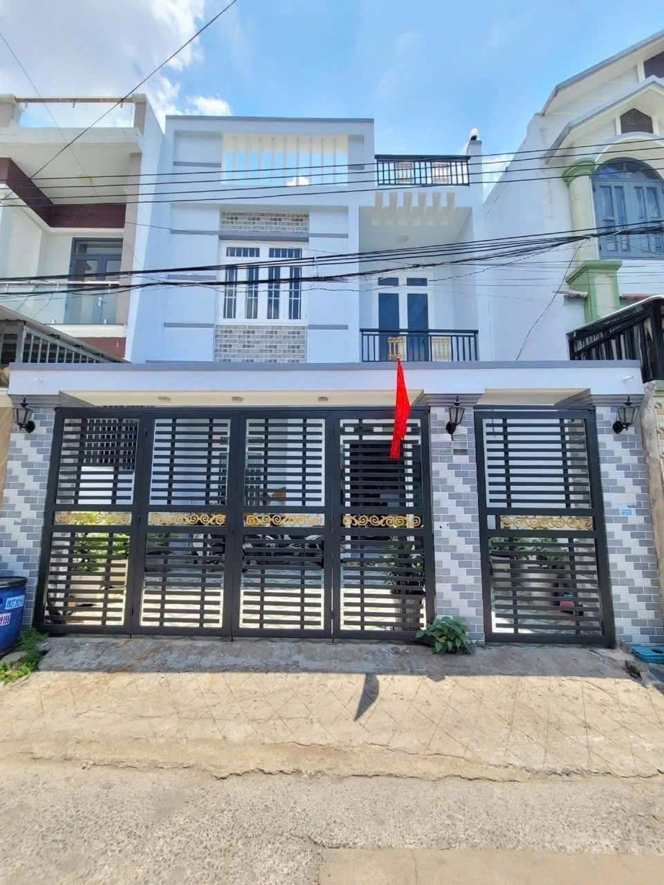 BÁN NHÀ 1 TRỆT 1 LẦU – GẦN VINCOM 550, P. DĨ AN – TP. Hồ Chí Minh