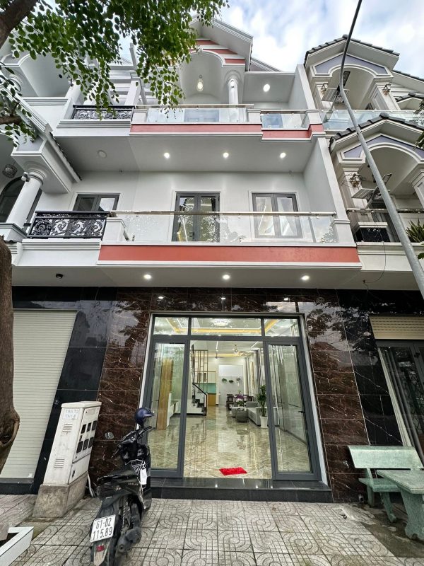 BÁN NHÀ HOÀN CÔNG – FULL NỘI THẤT CAO CẤP, GẦN VÒNG XOAY AN PHÚ