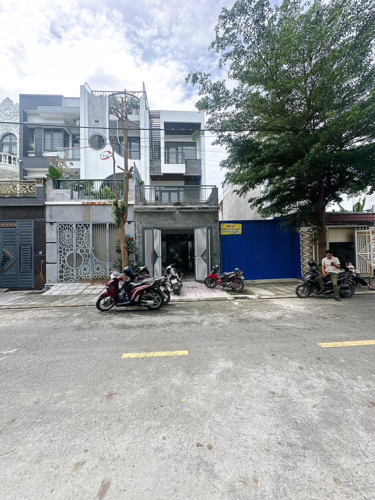 BÁN NHÀ GẦN VÒNG XOAY AN PHÚ – CÁCH 500M, GẦN NGÃ TƯ CHIÊU LIÊU