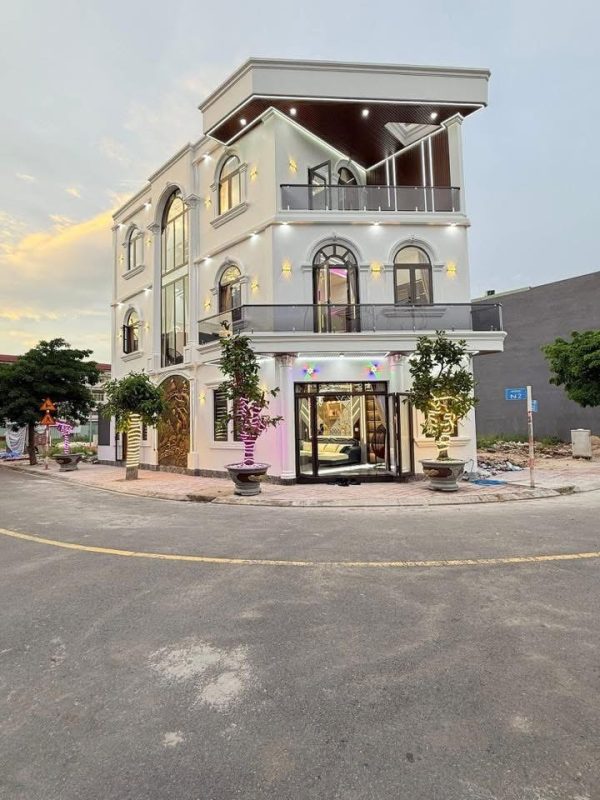 Nhà góc 2 mặt tiền quá đẹp cho một siêu phẩm