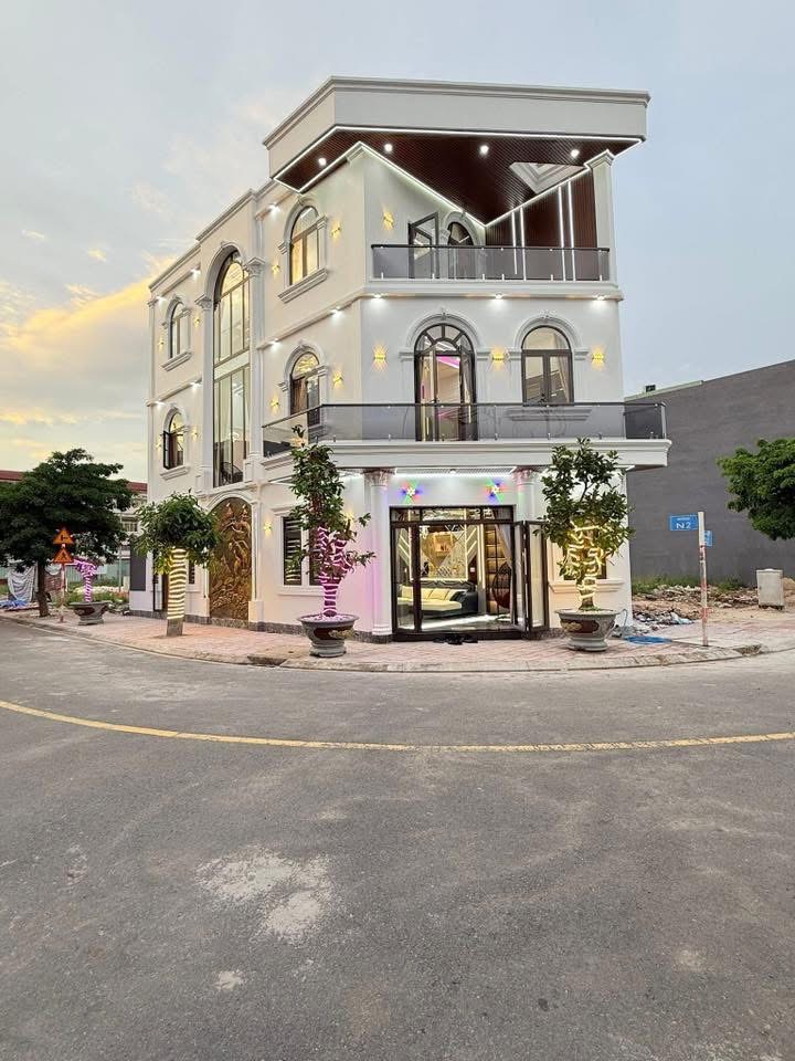 Nhà góc 2 mặt tiền quá đẹp cho một siêu phẩm