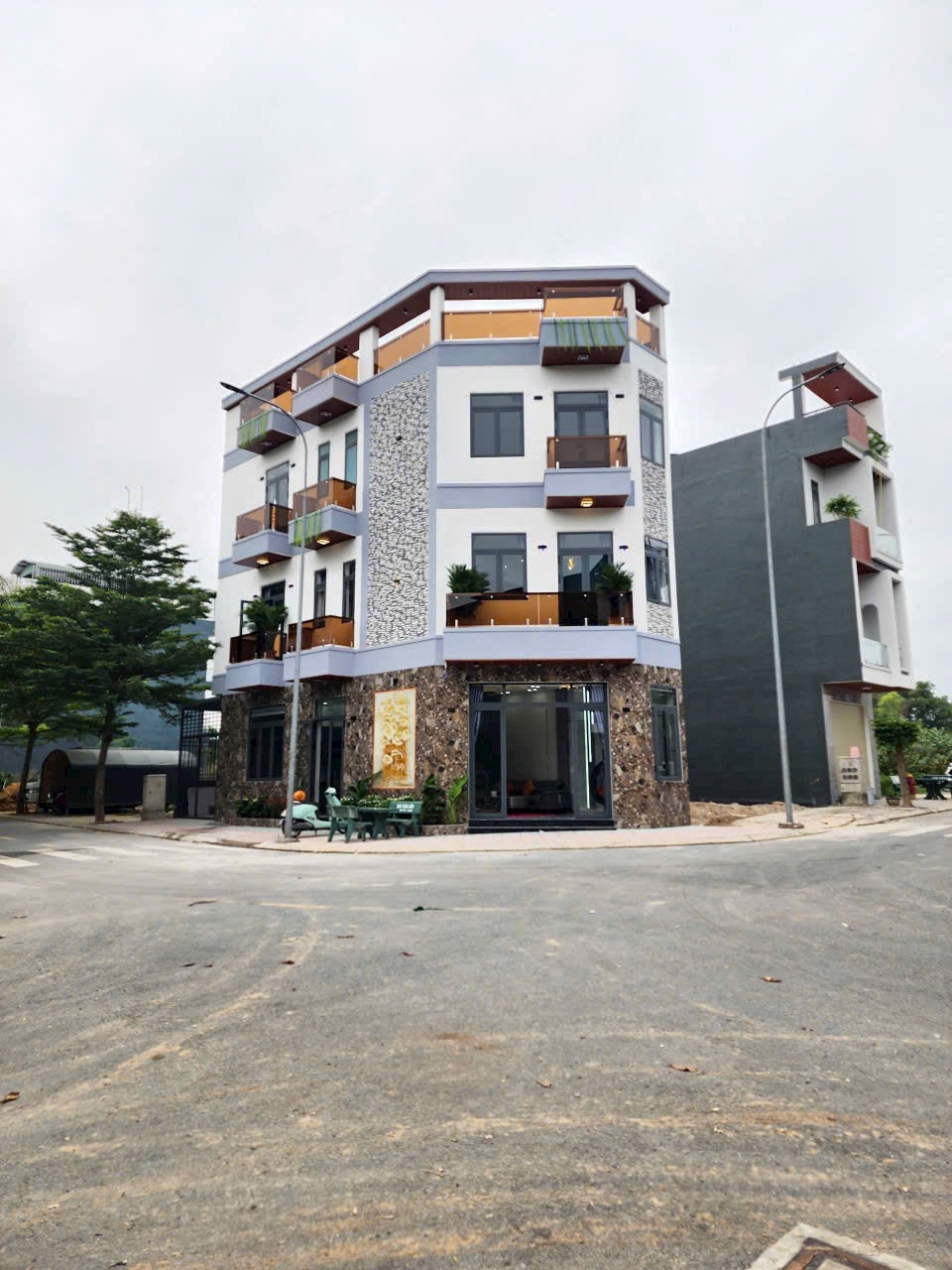 BÁN NHÀ HOÀN CÔNG – 2 MẶT TIỀN P. BÌNH CHUẨN, TP. THUẬN AN