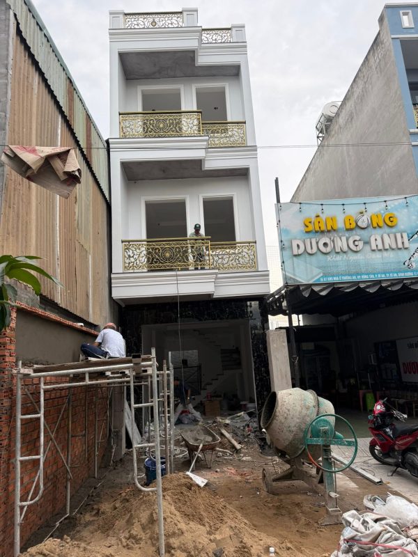 Một căn NHÀ HOÀN CÔNG 1 TRỆT 2 LẦU đang hoàn thiện 90% – cực kỳ tiềm năng!