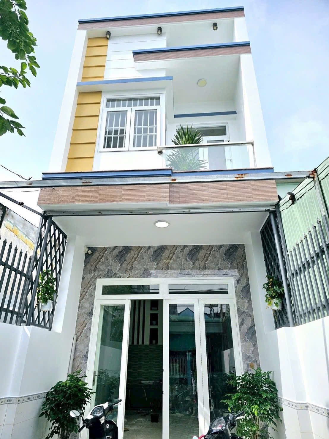 BÁN NHÀ MẶT TIỀN KINH DOANH – TRỆT LẦU HOÀN CÔNG, Cách Làng Đại Học Quốc Gia TP.HCM chỉ 300m