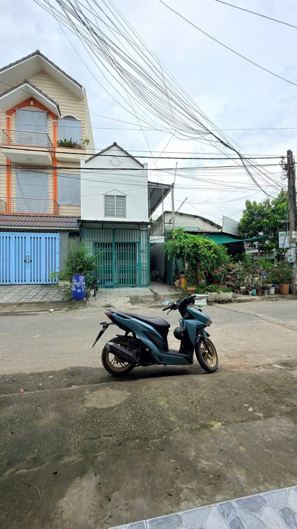 SỔ SẴN – CÔNG CHỨNG NGAY – BÁN ĐẤT TẶNG NHÀ TRỌ 1 TRỆT 1 LẦU (5 PHÒNG)