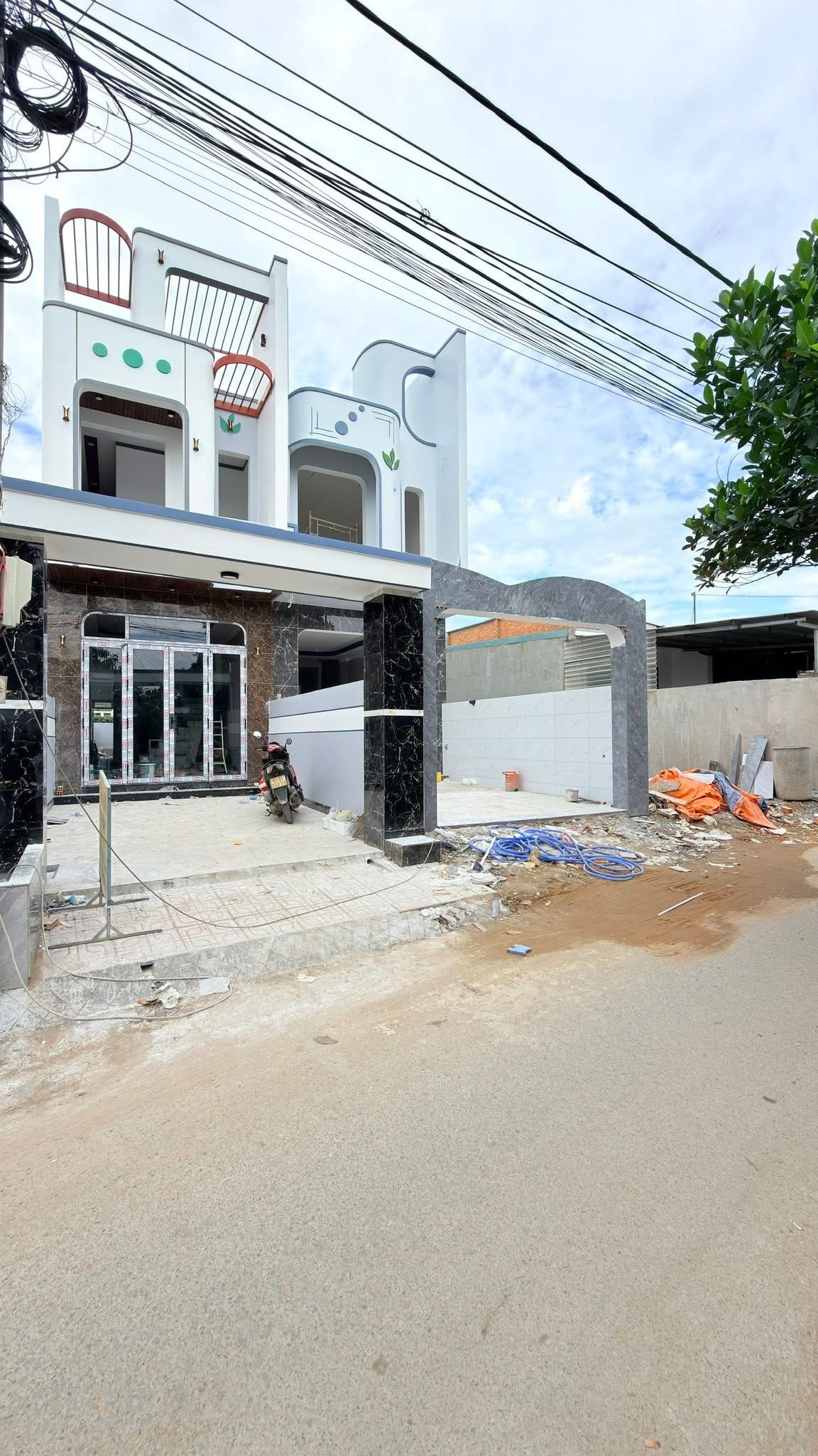 CHÍNH CHỦ GỬI BÁN – NHÀ MẶT TIỀN ĐƯỜNG NHỰA THÔNG – ĐANG HOÀN THIỆN