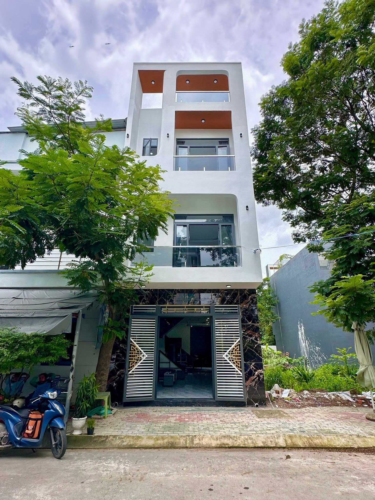 BÁN NHÀ 1 TRỆT 2 LẦU – TRUNG TÂM THUẬN GIAO, Giáp đường 22-12, gần chợ Thuận Giao, trường Đức Trí – Trần Văn Ơn, gần KDC & KCN VSIP1, Cách Aeon Mall 5 phút, QL13 chỉ 1,5km