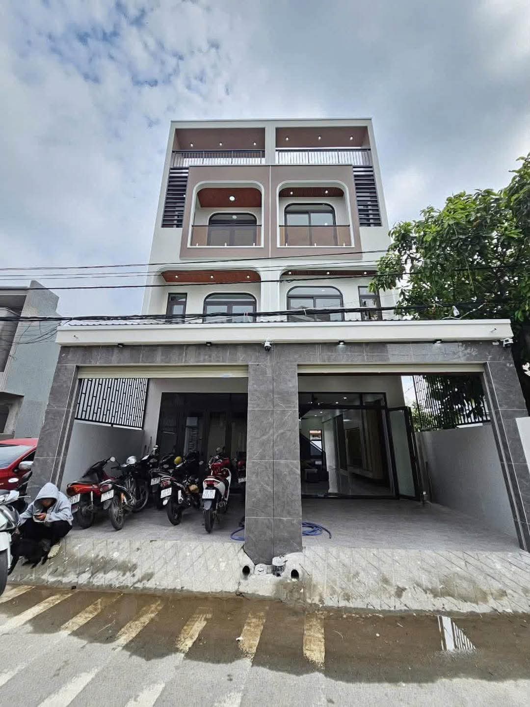 Bán 2 Căn Nhà Mặt Tiền Đông Thành, Phường Tân Đông Hiệp, TP.HCM – Nhà 3 Tầng Kinh Doanh | Nhà360